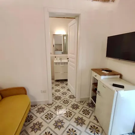 La Via Della Giudecca 3*