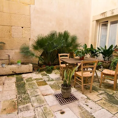 La Via Della Giudecca فندق مبيت وإفطار سيراكوزا